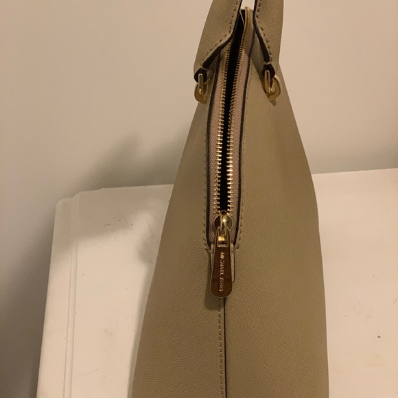 BRAND NEW Michael Kors purse - Picture 4 of 7